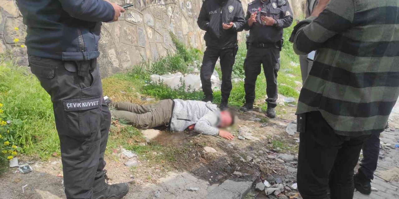 Yüksekten düşen genç yaralandı