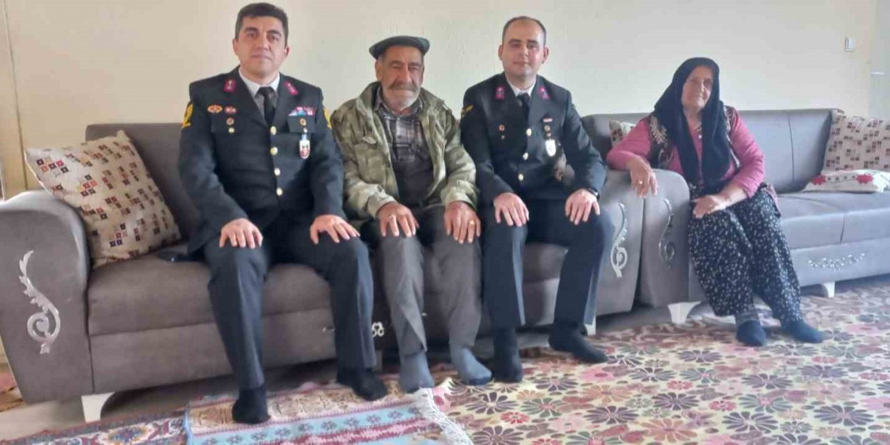 Jandarma şehit ailelerini yalnız bırakmıyor