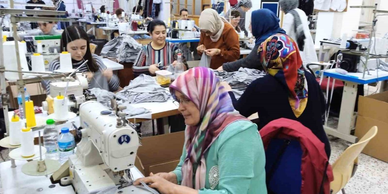 Denizli Milli Eğitim, Filistin için insani yardım kampanyası düzenledi