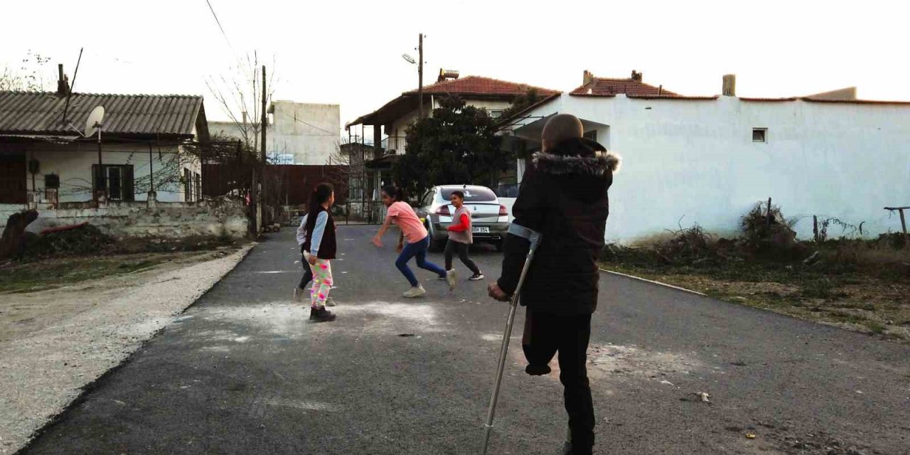 Bir bacağı kesilen İbrahim tedavi olabilmek için saatlerce yol gidiyor
