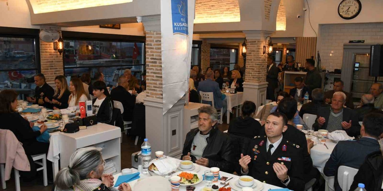 Kuşadası’nda şehit aileleri ve gaziler iftarda buluştu