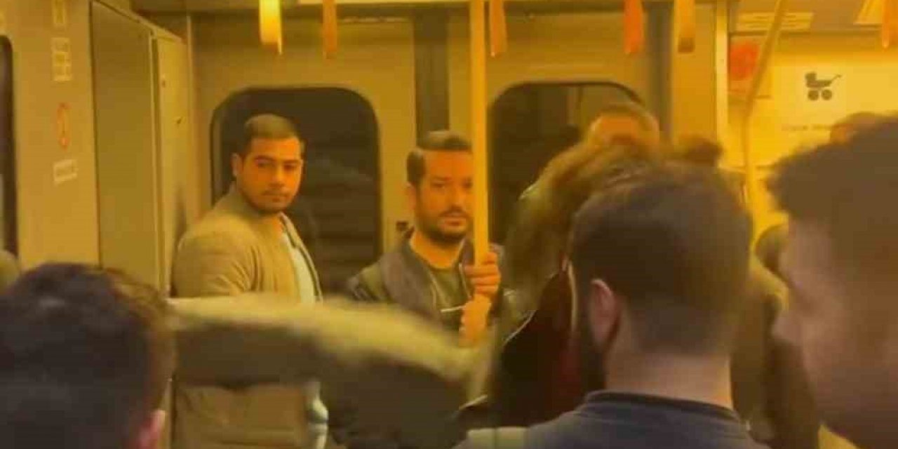 Metro kapılarını tekmeleyip makinisti dövmeye kalktılar