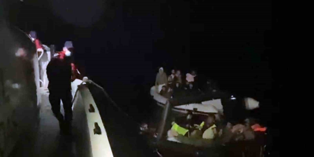 Marmaris’te 26 düzensiz göçmen kurtarıldı
