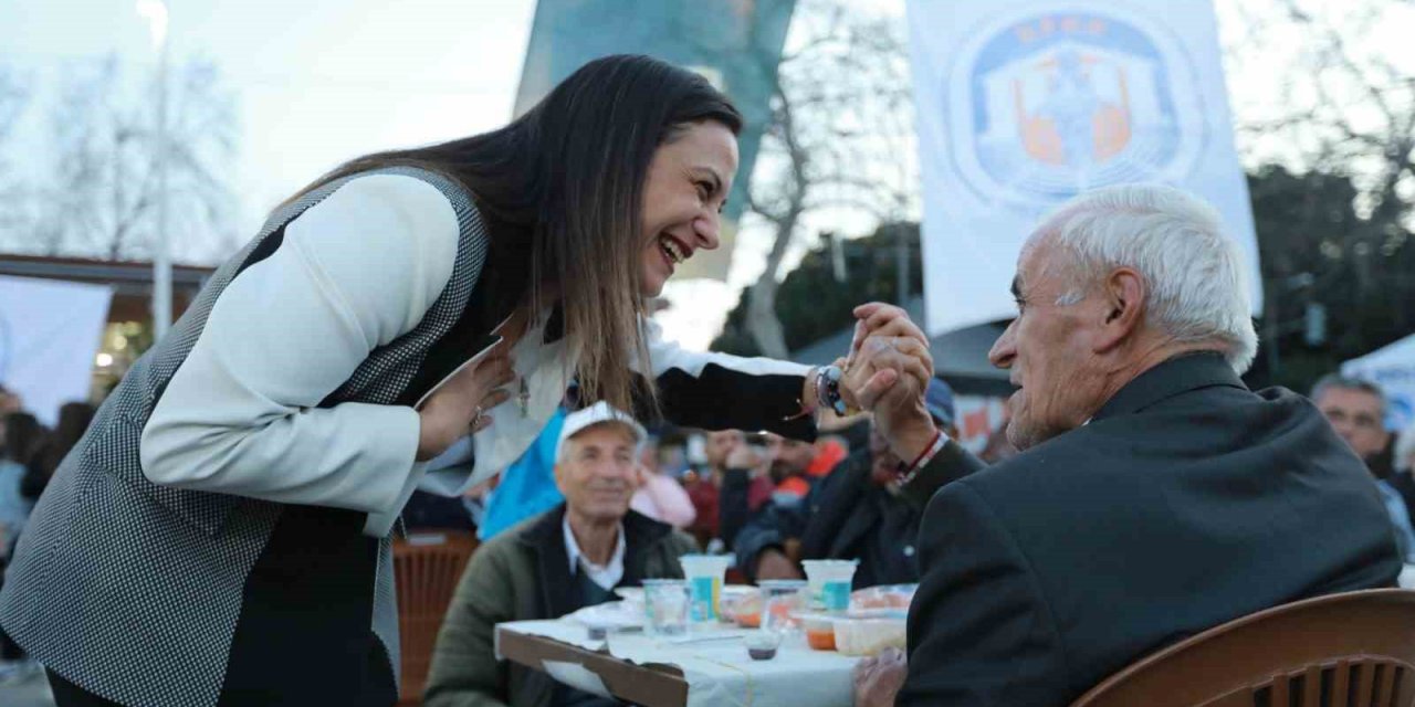 Selçuk’ta dayanışma, iftar sofraları ile büyüyor