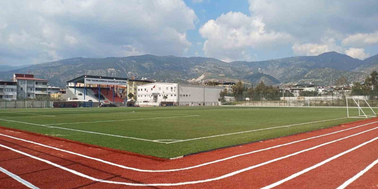 Buharkent Futbol Sahası’nda bakım onarım çalışmaları tamamlandı