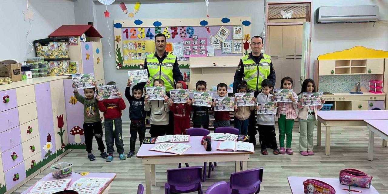 Jandarmadan öğrencilere trafik eğitimi