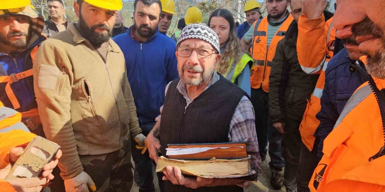 Yangında ev küle döndü, Kur’an-ı Kerim yanmadı