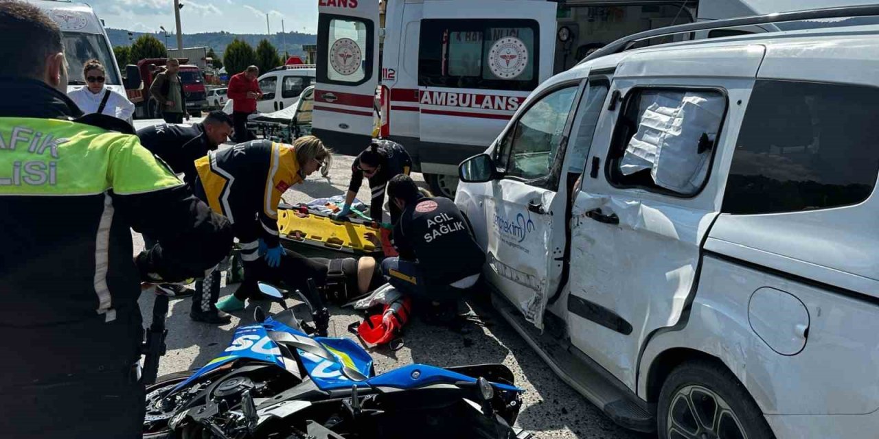 Milas’ta otomobil ile motosiklet çarpıştı: 2 yaralı
