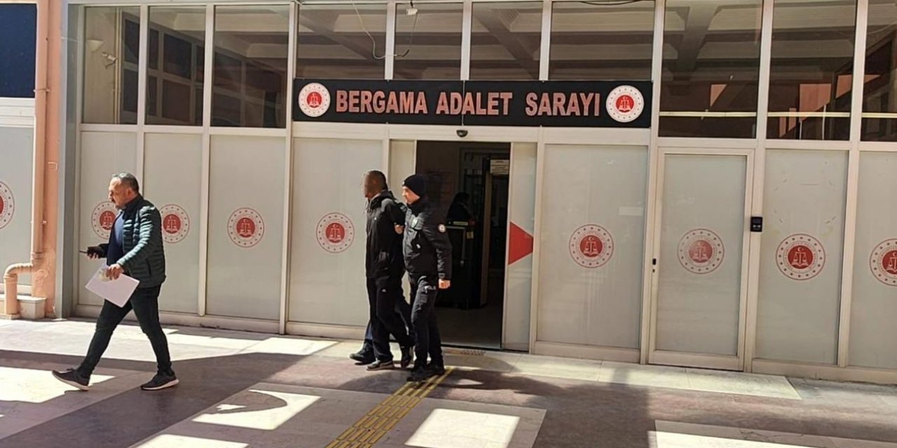 İzmir’de araç kundaklayan şahıs tutuklandı