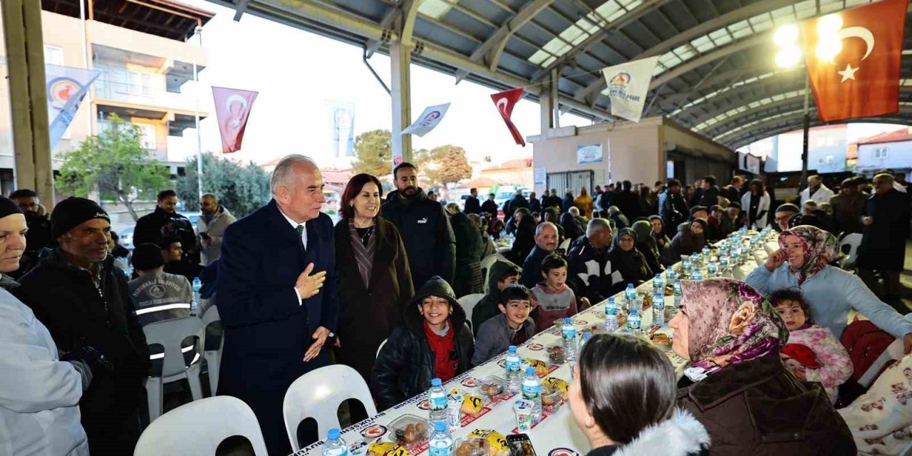 Büyükşehrin iftar bereketi Karşıyaka’ya taşındı