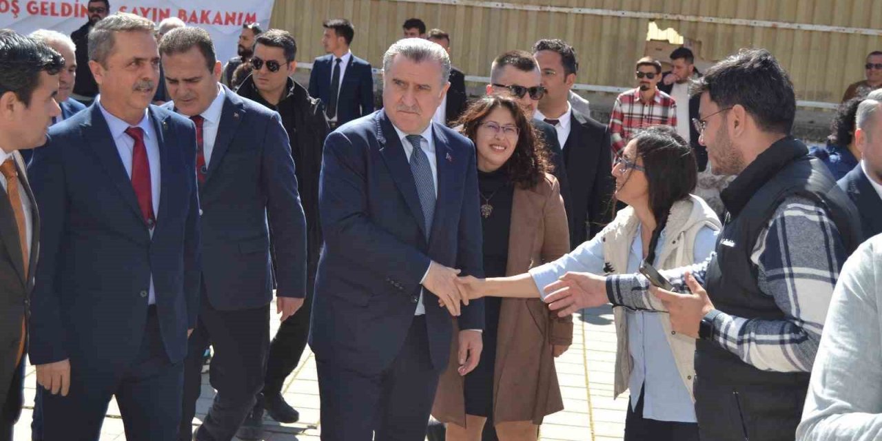 Gençlik ve Spor Bakanı Bak: "Fethiye’ye modern bir stat yapacağız"