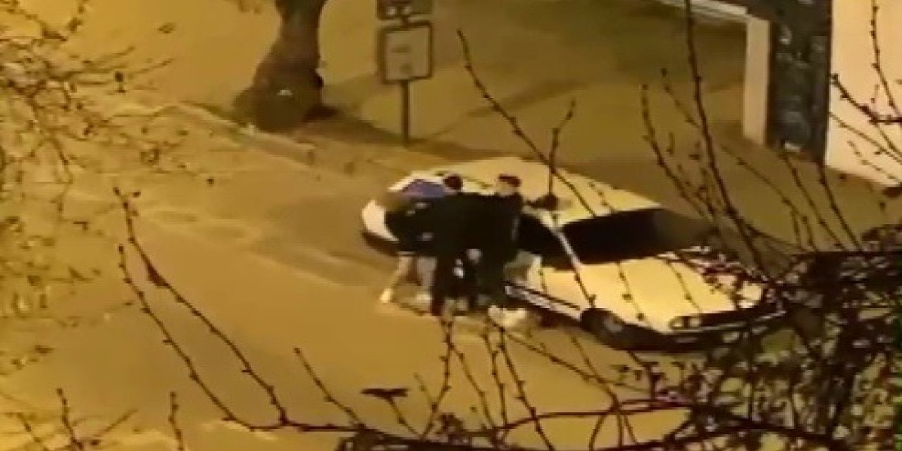 İzmir’de sokak ortasında kadına şiddet kamerada