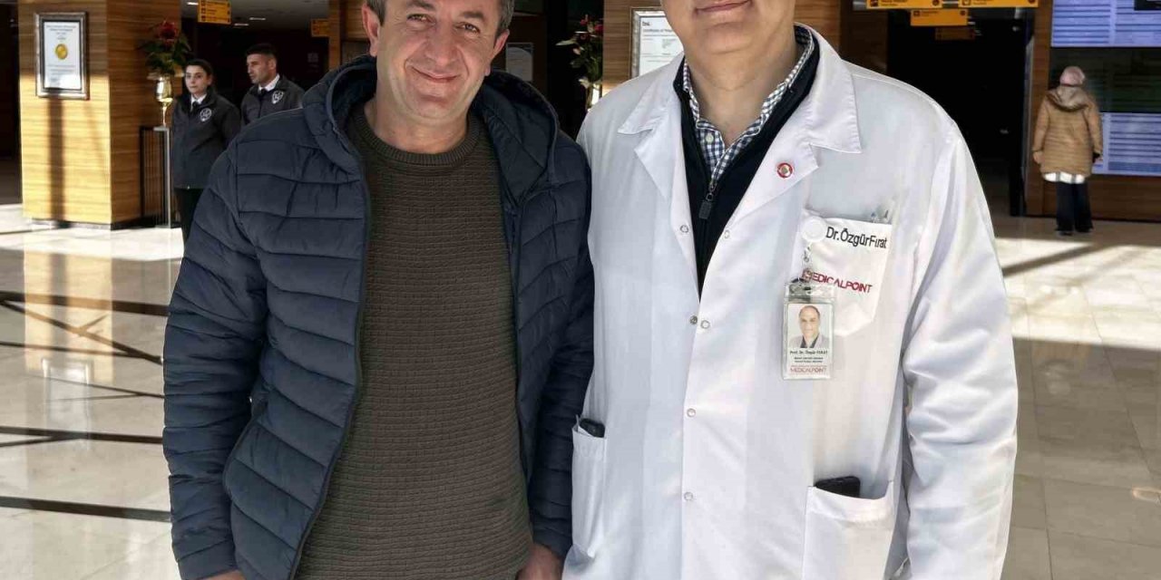Gürcü hasta robotik cerrahi teknolojisiyle şifa buldu