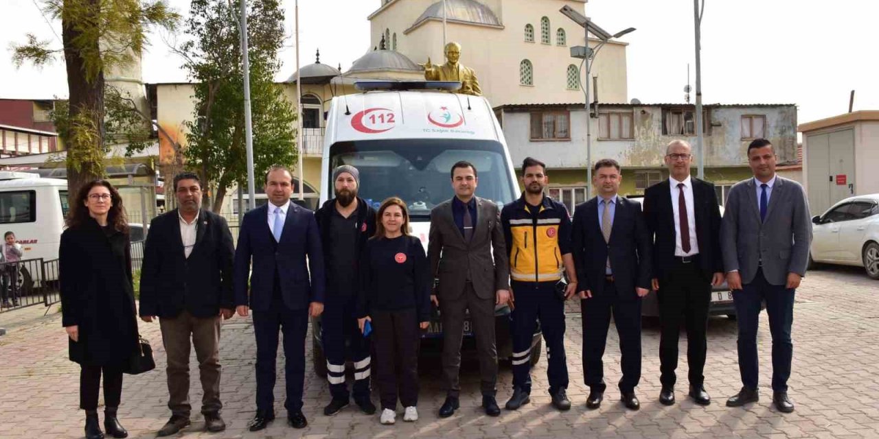 Aydın İl Sağlık Müdürü Eser Acarlar’daki Acil Sağlık Hizmetleri İstasyonu personeli ile bir araya geldi