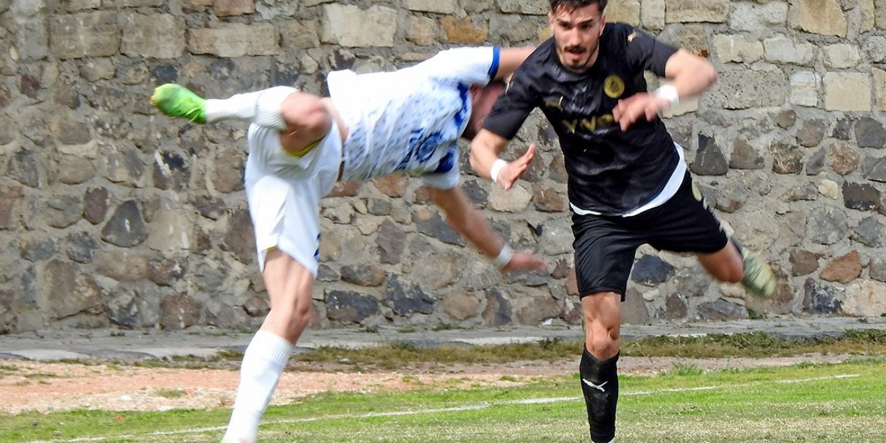 Çeşme Belediyespor yeniden lider