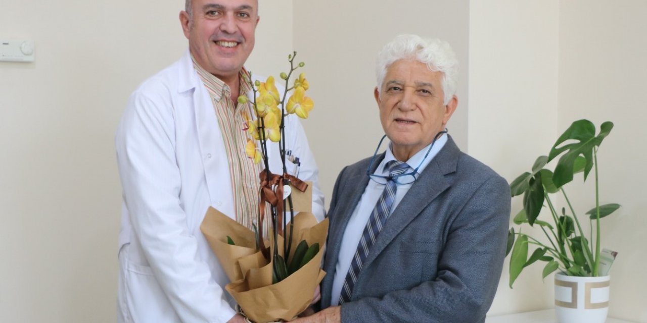 Denizlili Profesör memleketine döndü