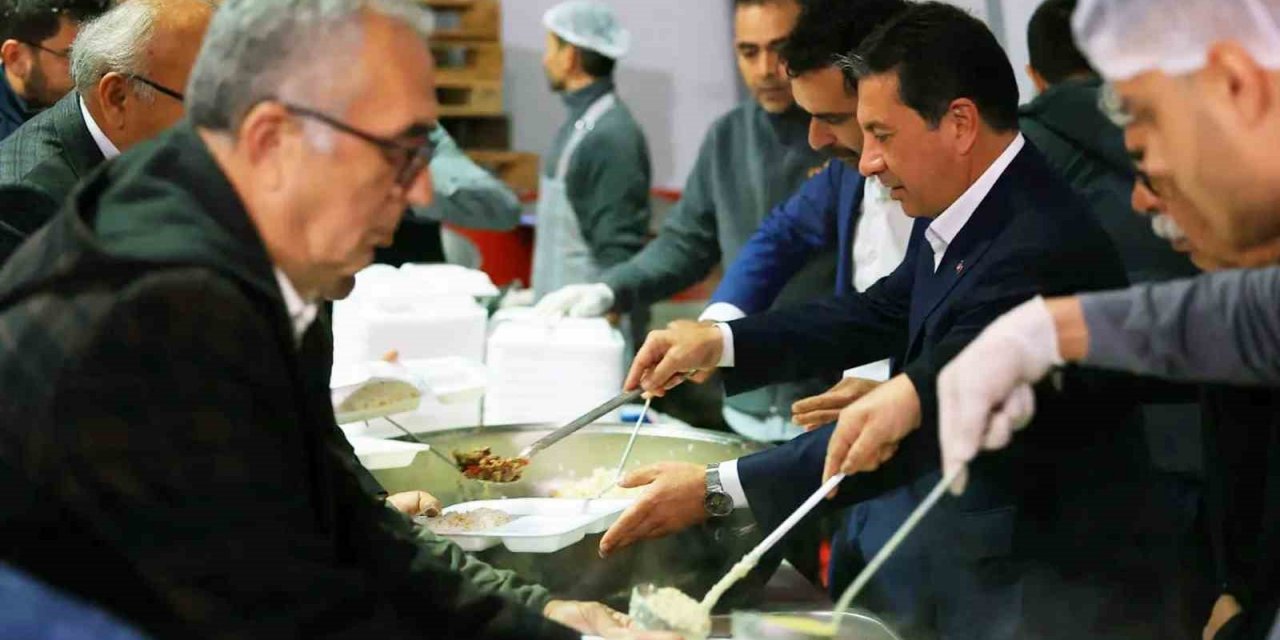 Başkan Aras, Seydikemerlilerle iftarda buluştu