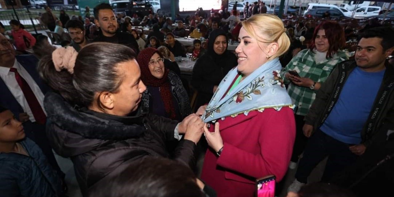 Sümer Mahallesi’nde binlerce vatandaş birlikte oruç açtı