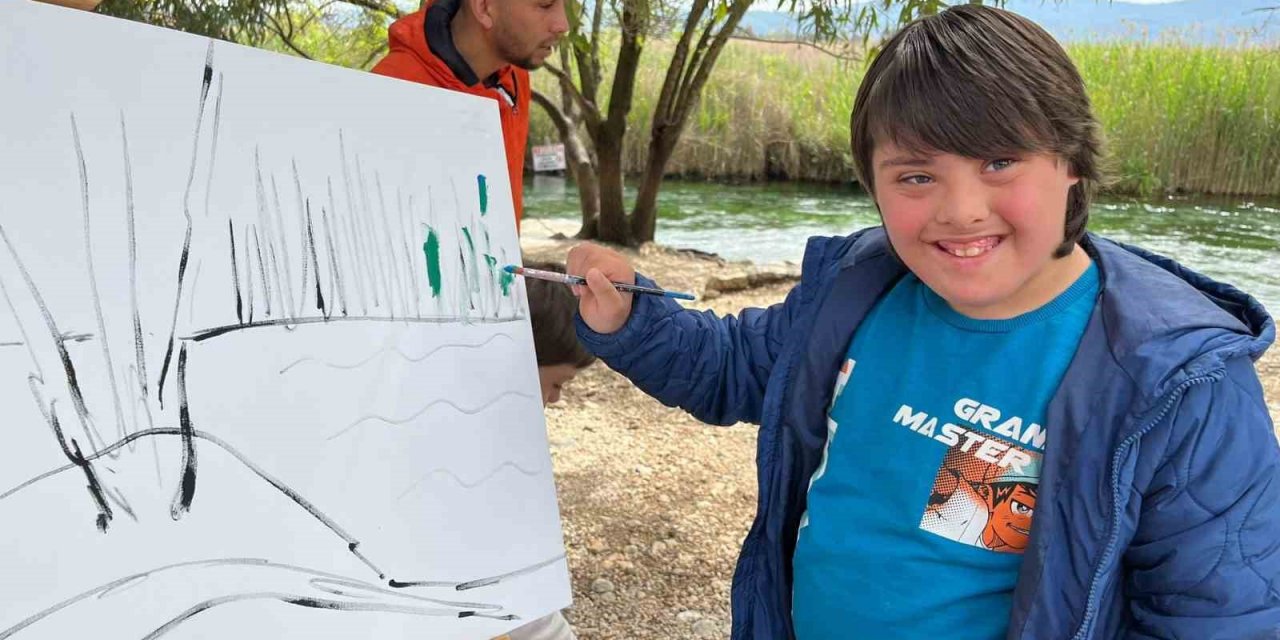 Ula’da Down sendromlu çocuklar sanat ve sporla bir araya geldi