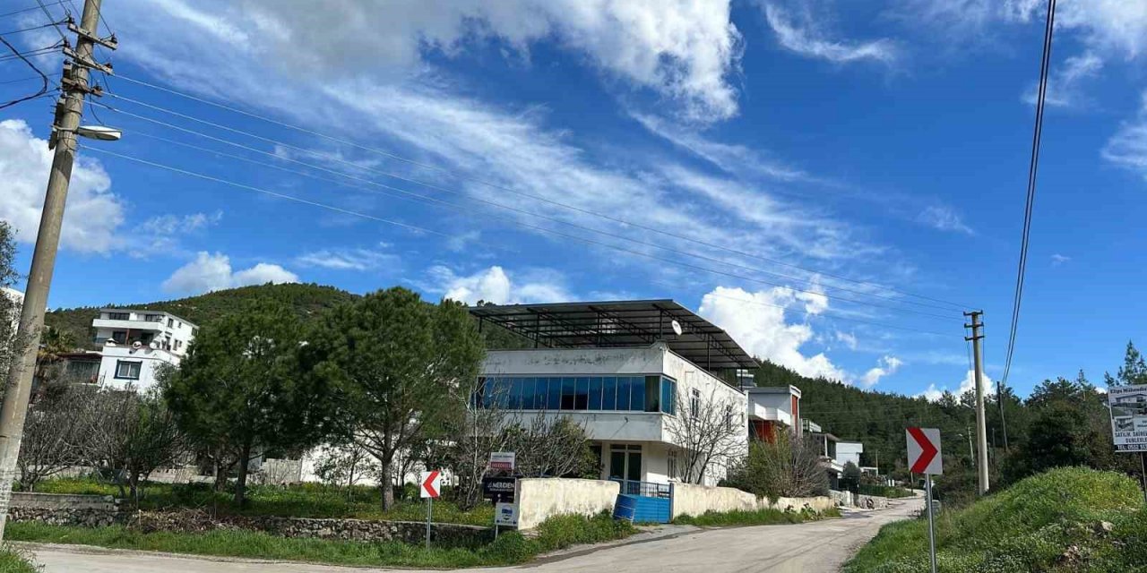 Milas Meşelik Mahallesi’ne bağlı binlerce kişinin yaşadığı Meşelik ezan sesine hasret