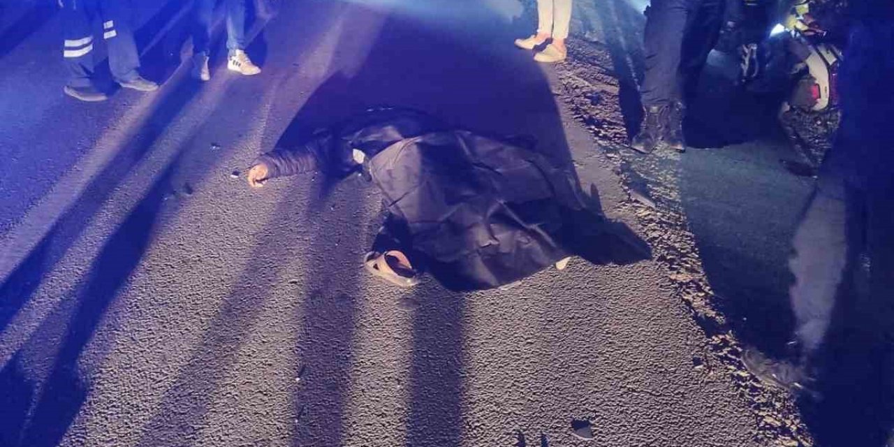 16 yaşındaki motosiklet sürücüsü 37 yaşındaki yayaya çarptı; yaya hayatını kaybetti sürücü ağır yaralı