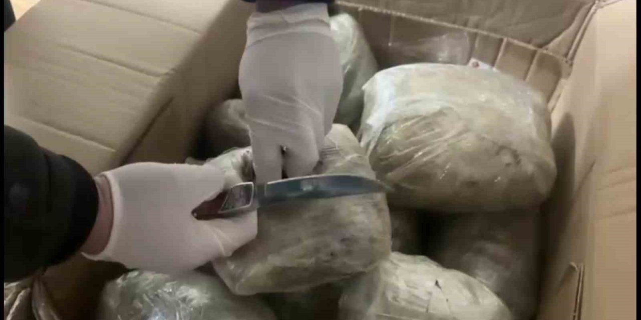 İzmir’de 26 kilogramın üzerinde esrar ele geçirildi