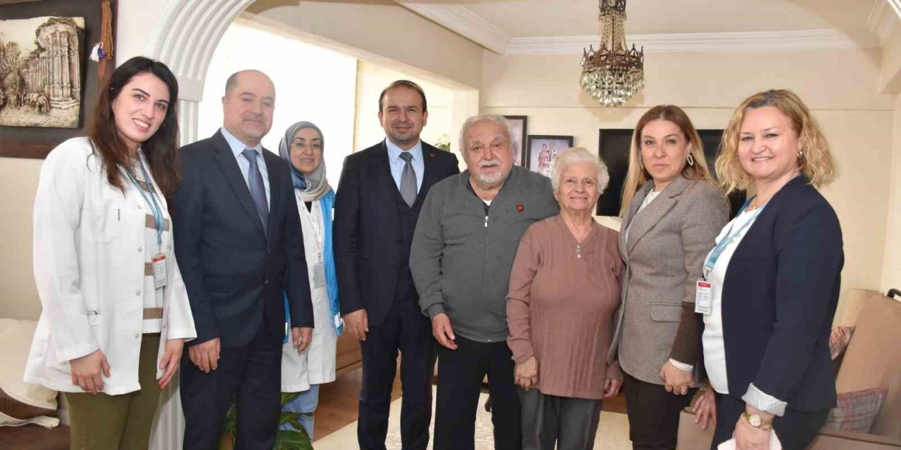 Evde sağlık hizmeti alan hastalar takip ediliyor