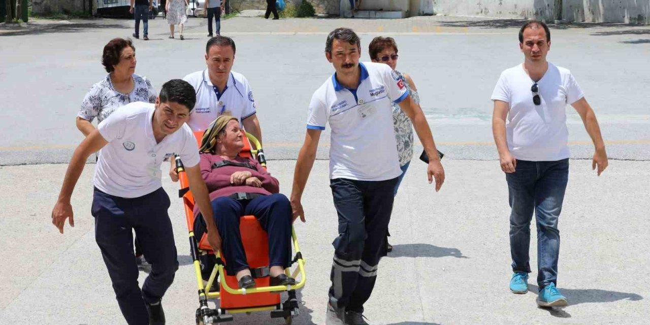 Engelli vatandaşları sandığa Büyükşehir ekipleri taşıyacak