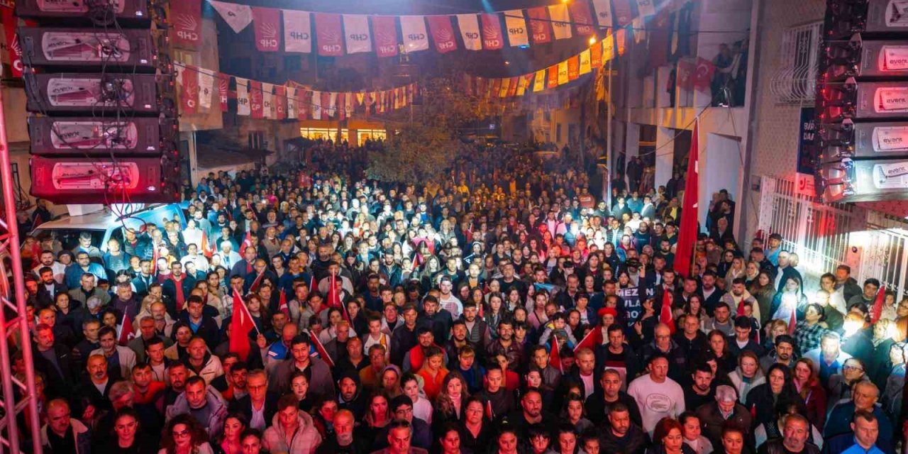 Binlerce Seferihisarlı Yetişkin’in mitinginde buluştu