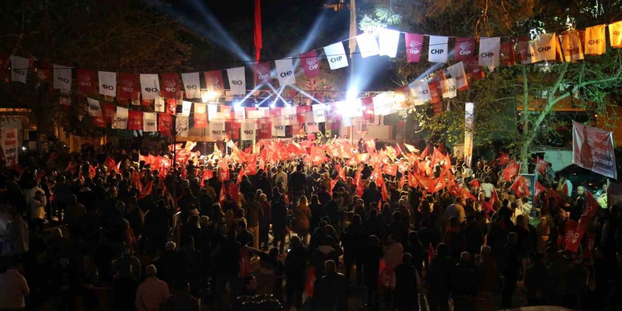 Başkan Sengel’den Selçuk Belevi’de miting: "Az konuştuk, çok çalıştık"