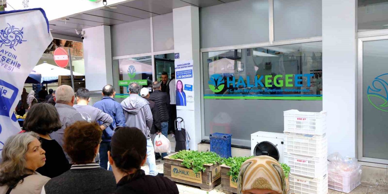 Emekli vatandaşlar destekleri için Çerçioğlu’na teşekkür etti