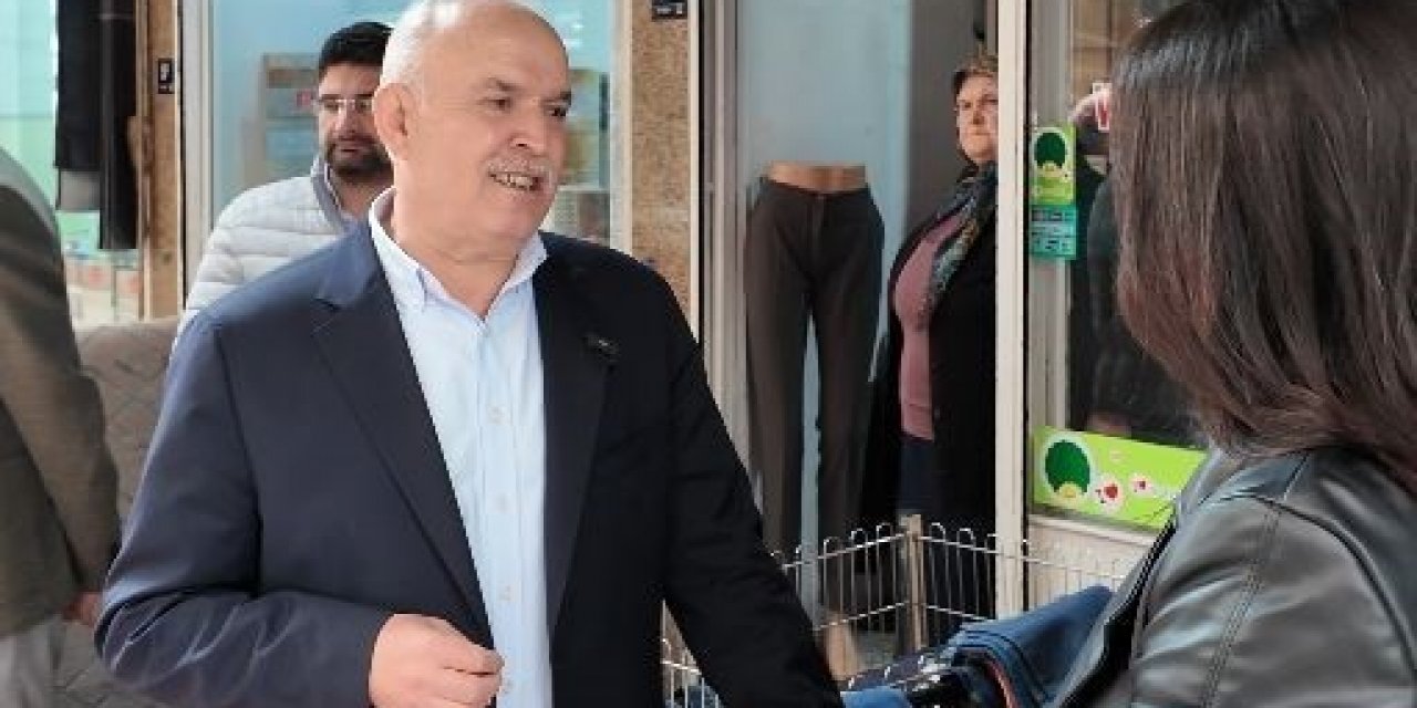 Efsane Başkan Ergüler, genç seçmeni şaşırttı: 25 yıldır aynı telefonu kullanıyorum, hiç korumam olmadı