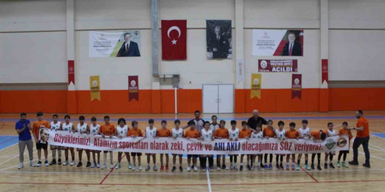 İki kardeş kulüp, 7’de 7 yaparak final maçını karşılıklı oynadı