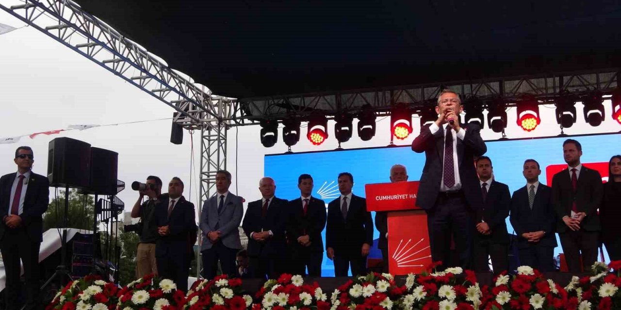 CHP Genel Başkanı Özel, Marmaris’te vatandaşlarla buluştu