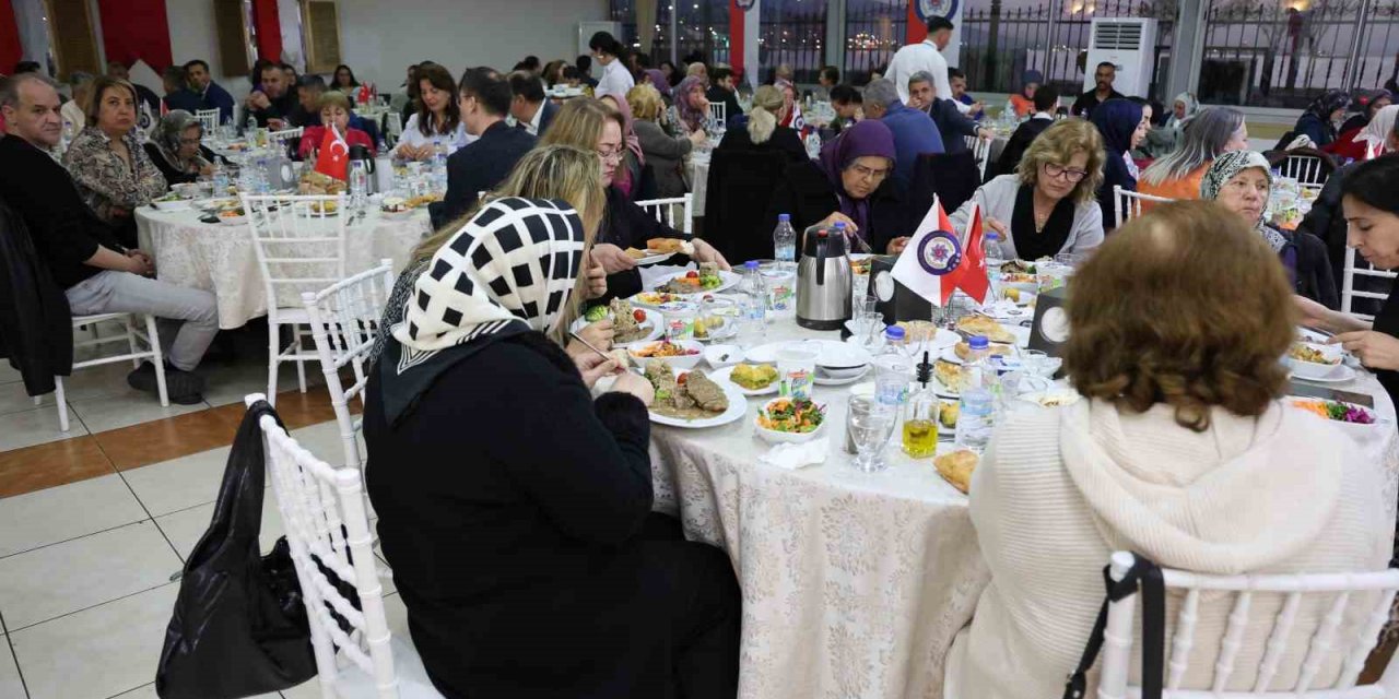 İzmir’de şehit aileleri ve gaziler iftarda buluştu