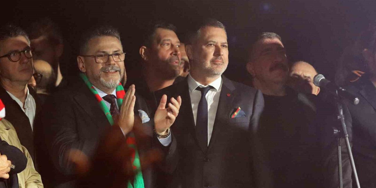 Karşıyaka, stadyum için taraftar mitingi düzenledi