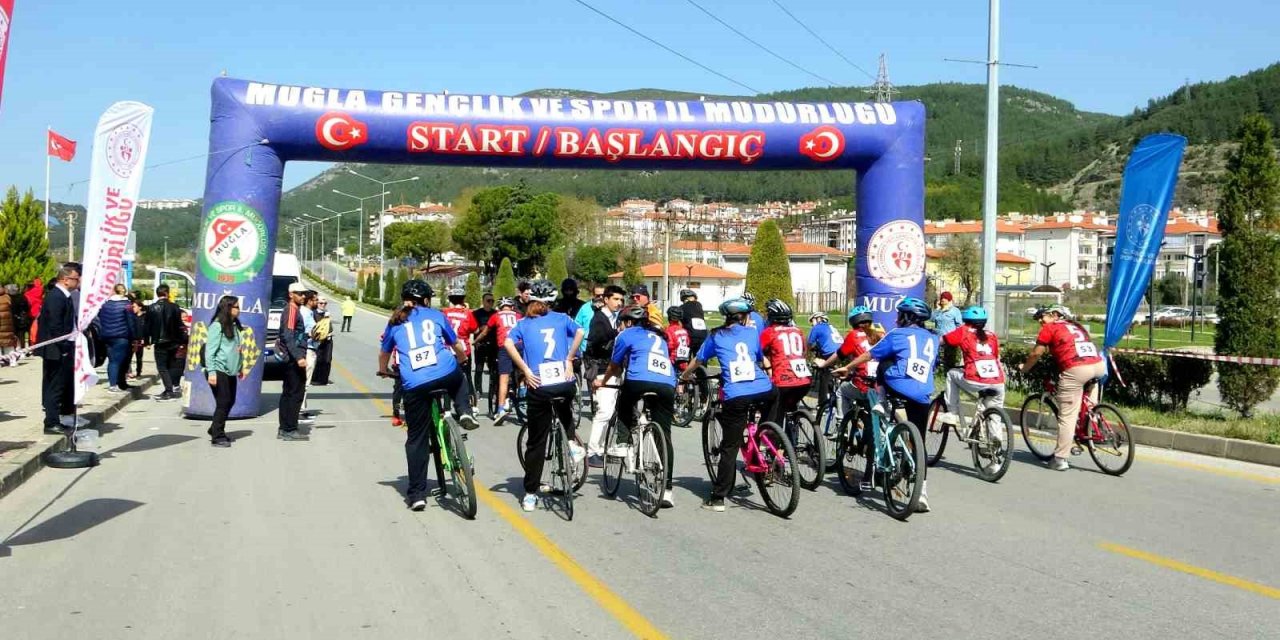 Muğla’da okul sporları bisiklet yarışı düzenlendi