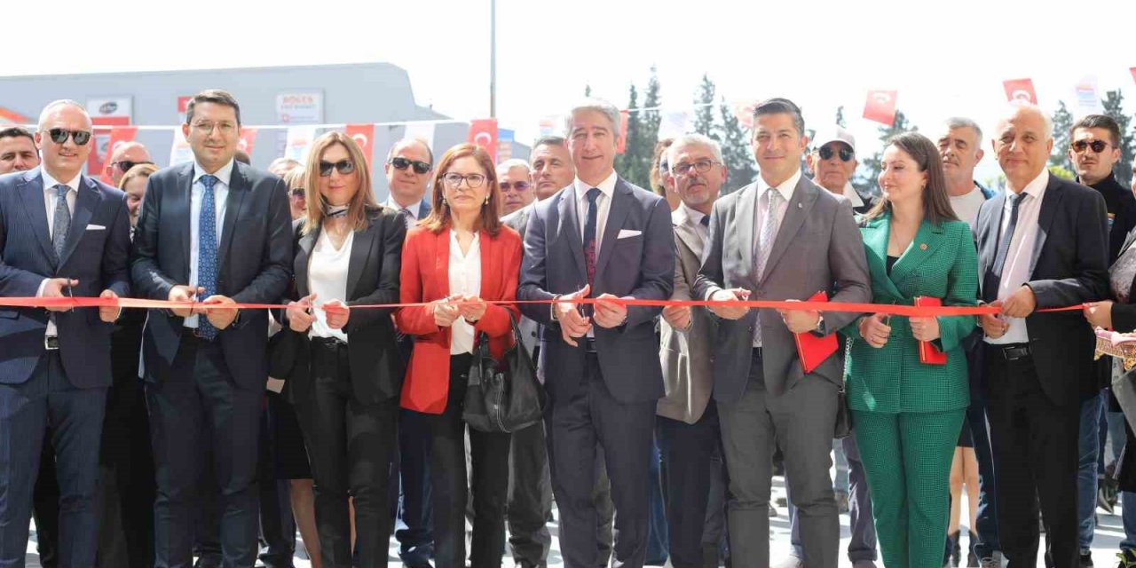 Marmaris yeni belediye hizmet binasına kavuştu