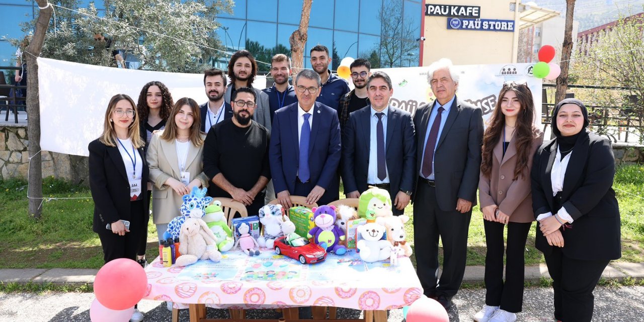 PAÜ Rektörü Kutluhan ‘PAÜ İle Gülümse’ festivali