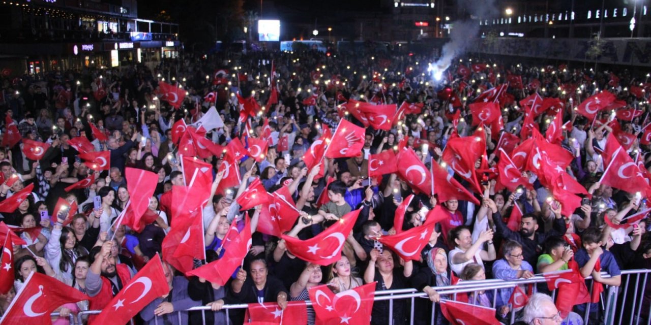 Aydın CHP’de kutlamalar başladı