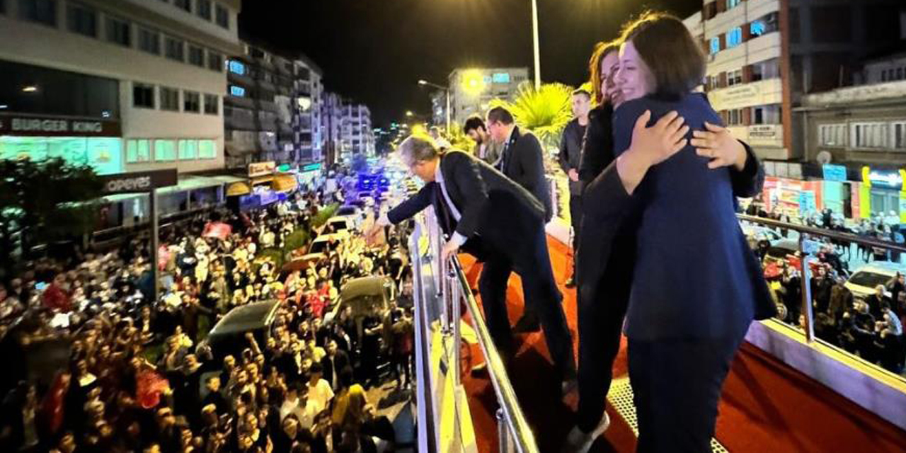 Nazilli’de CHP, zafer kutlaması yaptı