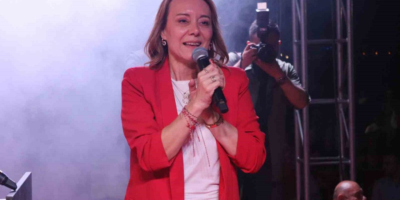 İzmir’de 8 kadın belediye başkanı dönemi