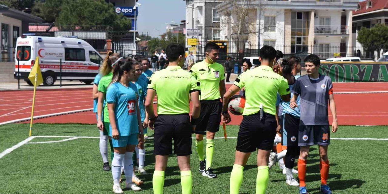 Şampiyonluğa giden Horozkentspor’dan hakeme tepki