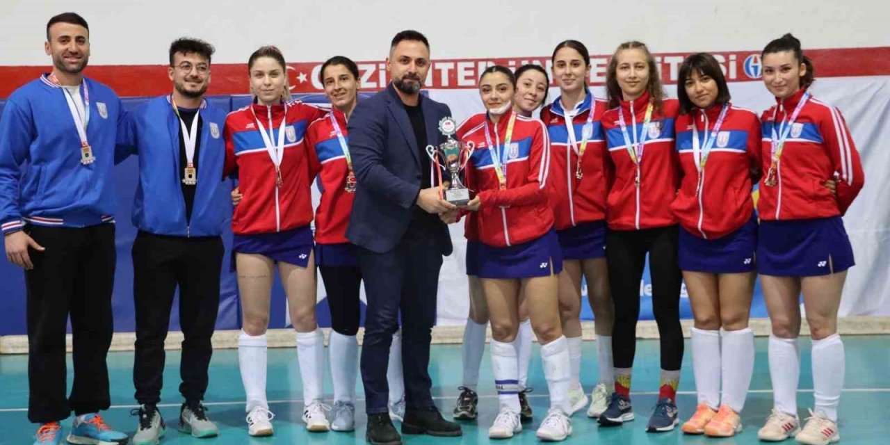 MSKÜ Kadın Hokey takımı Türkiye ikincisi oldu