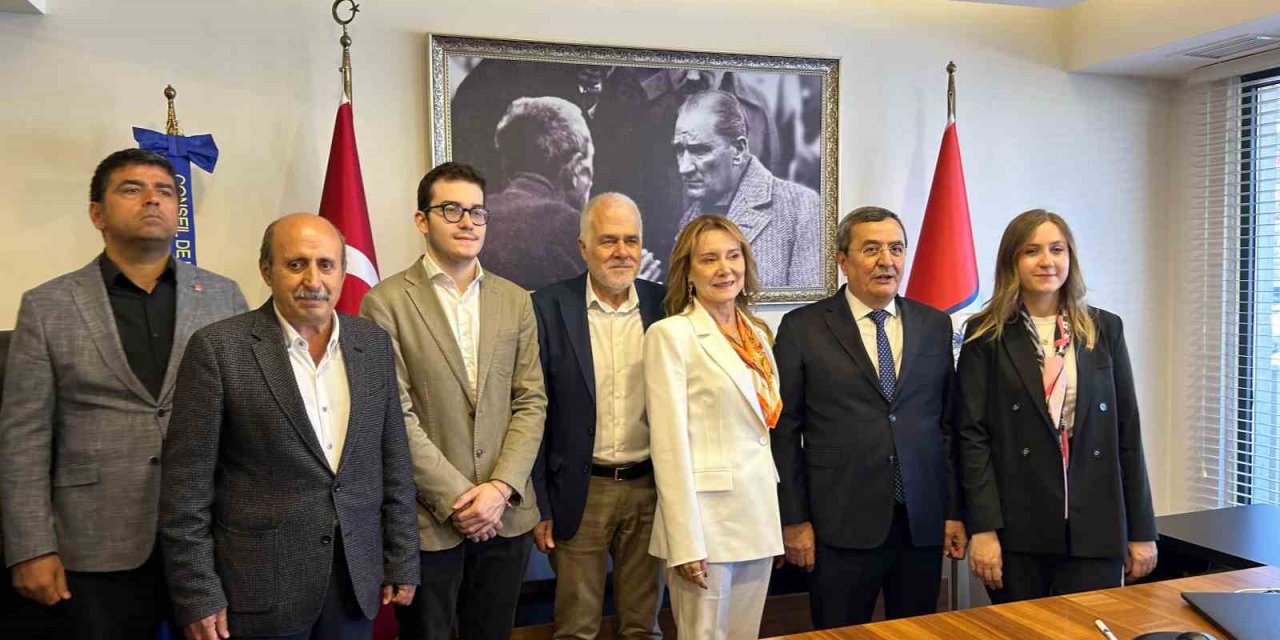 Konak’ta devir teslim töreni: Nilüfer Çınarlı Mutlu görevi devraldı