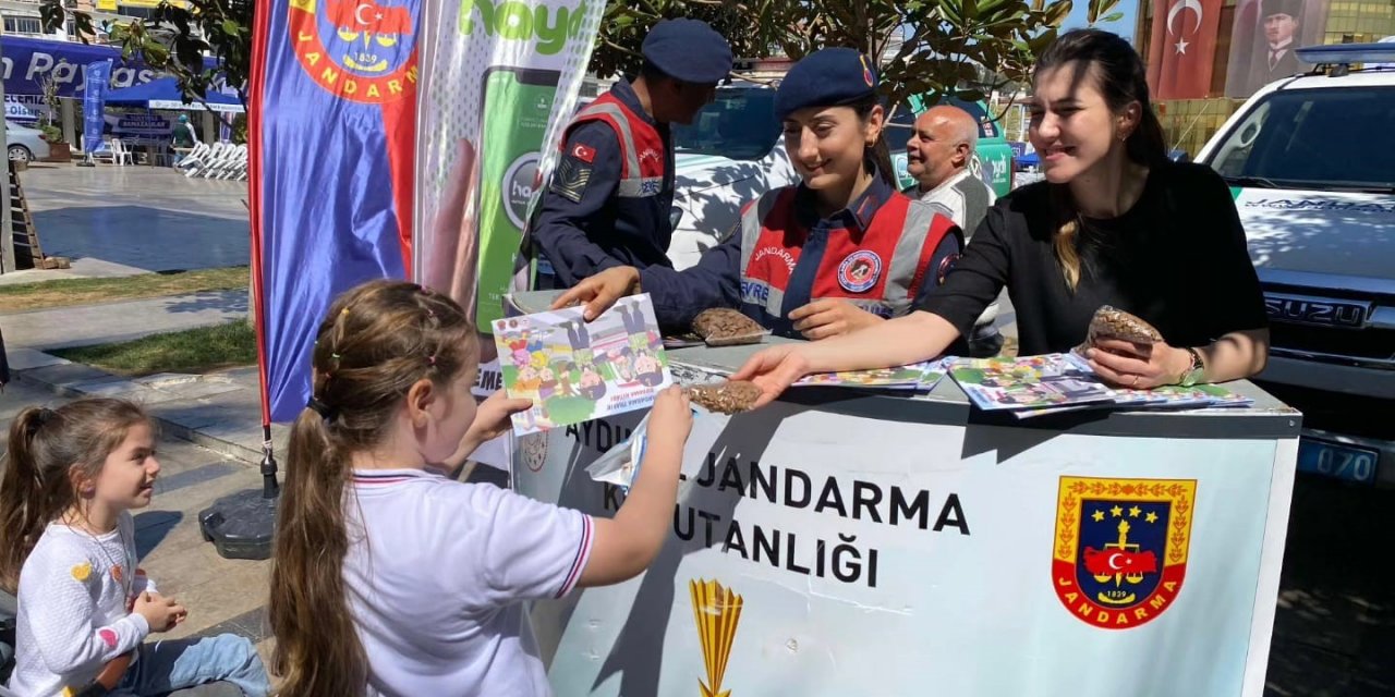 Jandarma sokak hayvanlarını unutmadı