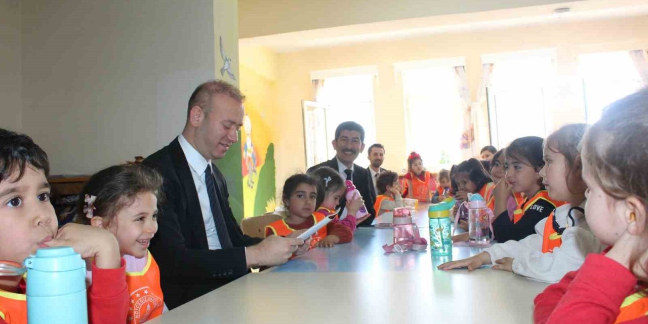 Köyceğiz Kaymakamı Maslak, miniklere masal okudu