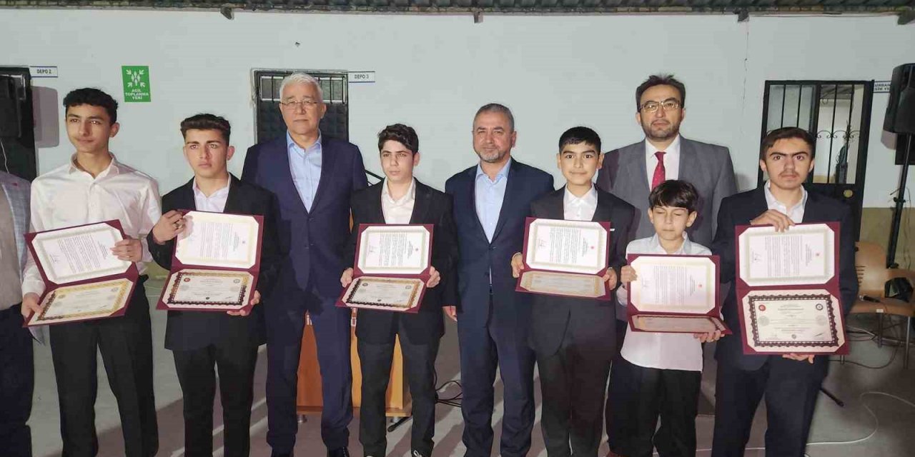 Hafızlık eğitimi tamamlayıp belgelerini aldılar