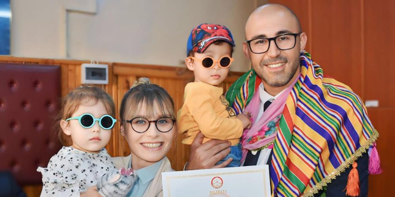 Zencirci, mazbatasını ikiz bebekleri ile birlikte aldı