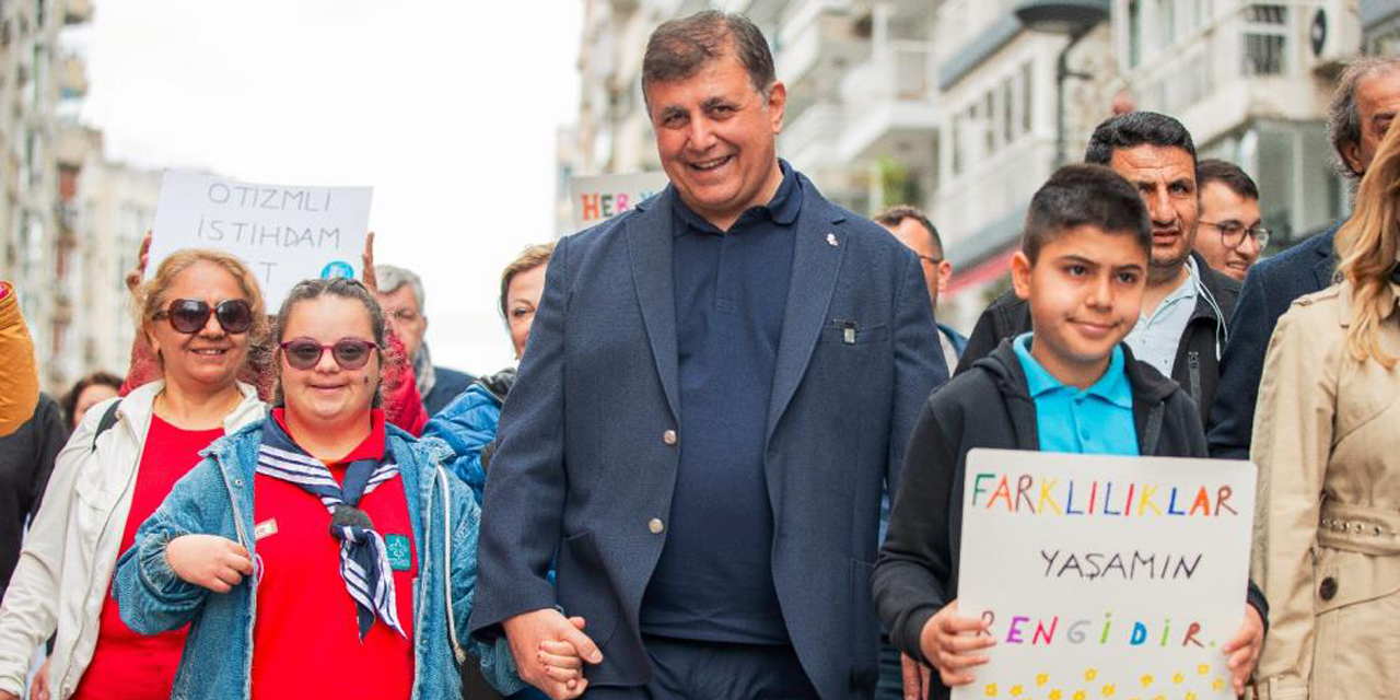 Başkan Tugay 2’nci İzmir Otizm Yürüyüşü’ne katıldı